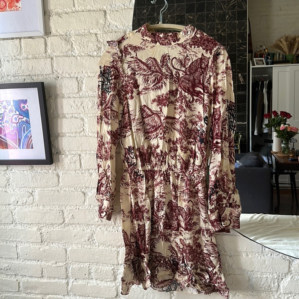 Great condition, barely worn